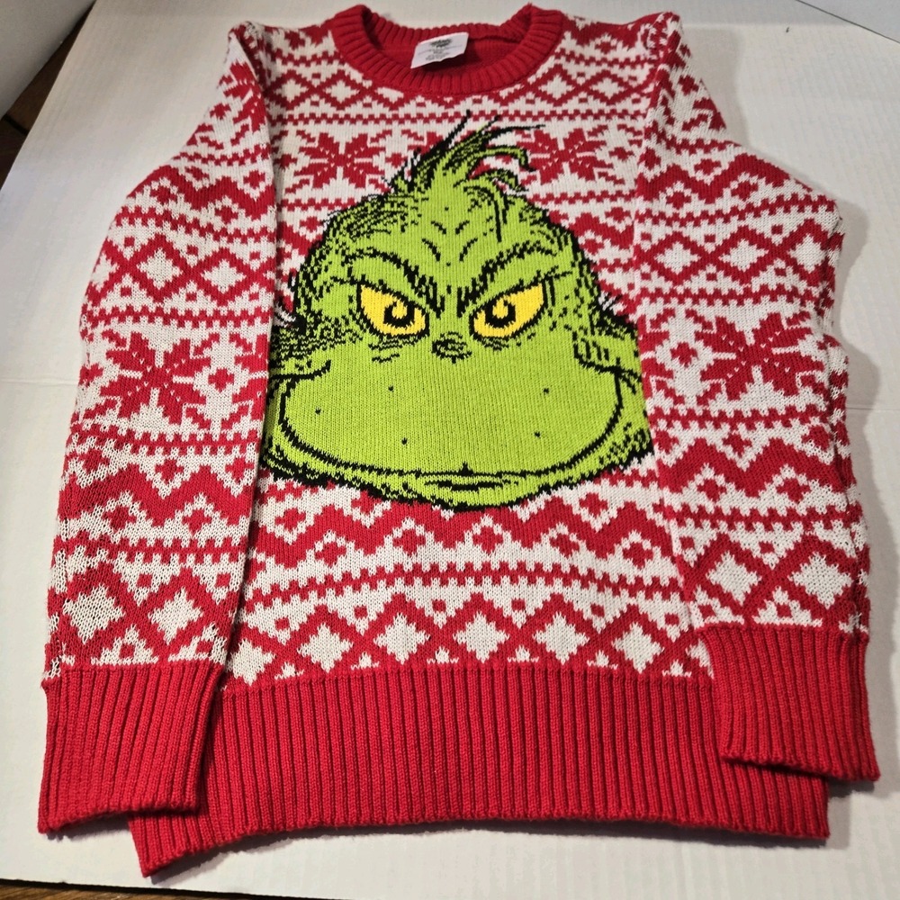 Kids Grinch Sweater NWOT.  Size Medium  8. Chest 31 Length‎ 21. Christmas